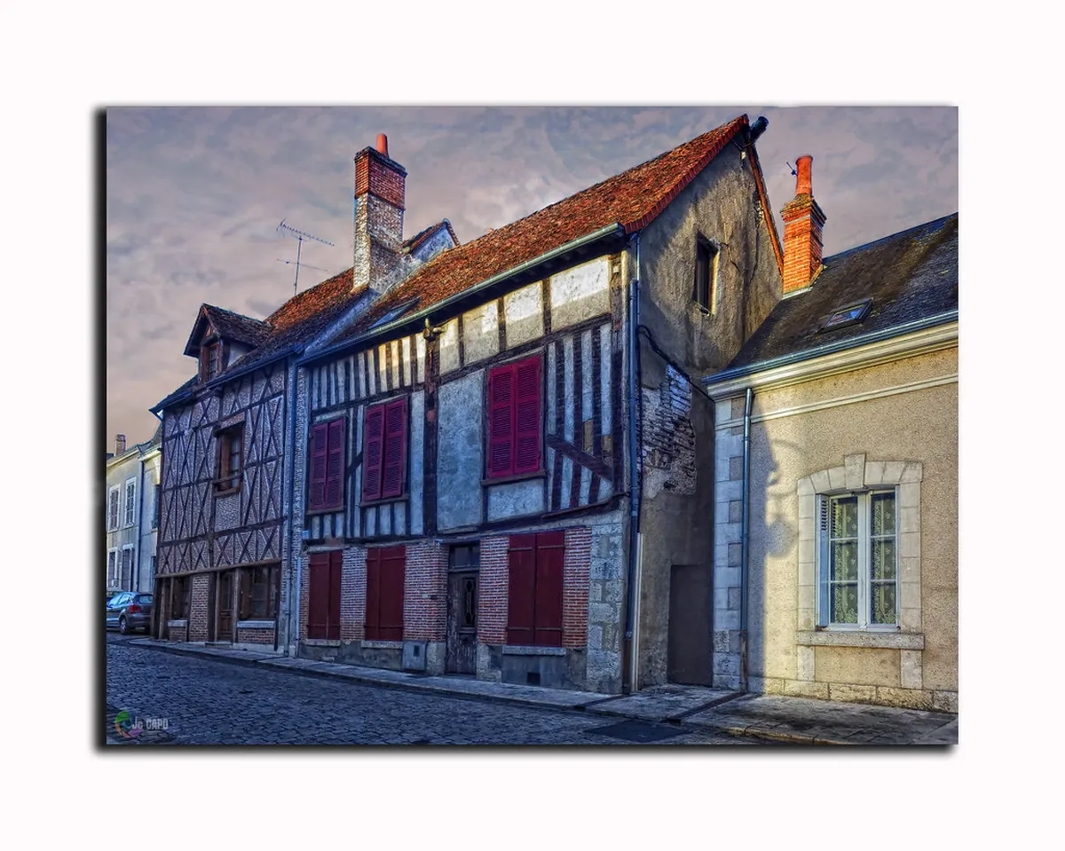 Photographing Azulejo Tiles in Coimbra: Expert Tips