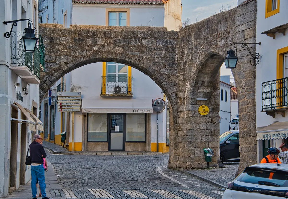 Évora's Best Streets for Artisan Markets in 2025