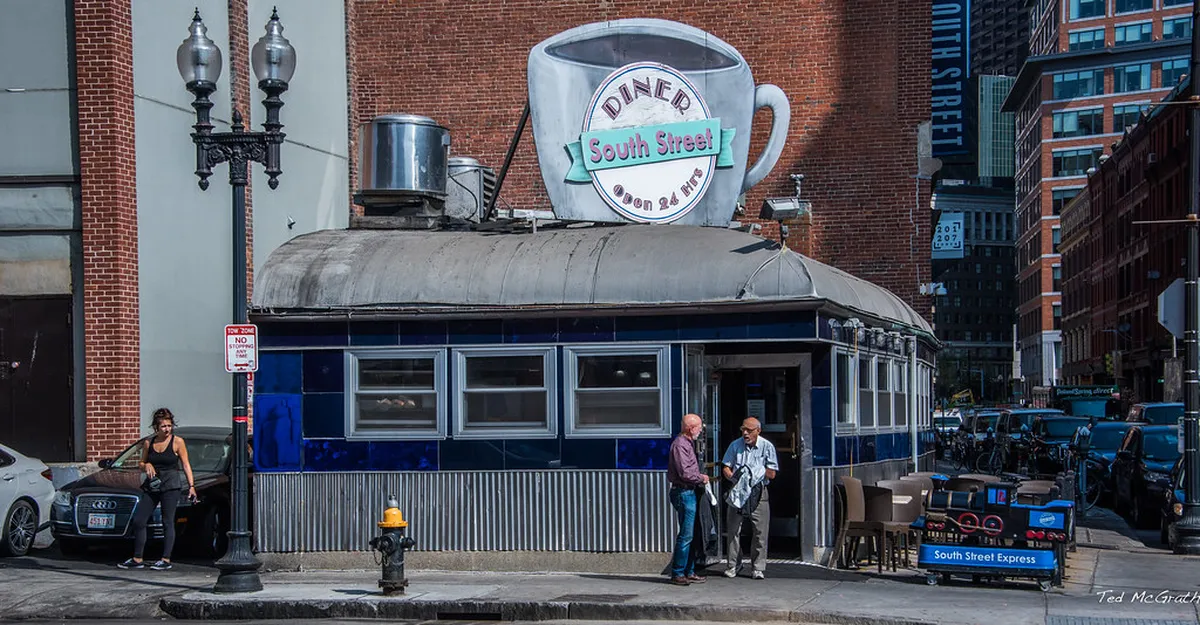 Évora's Best Streets for Authentic Local Restaurants