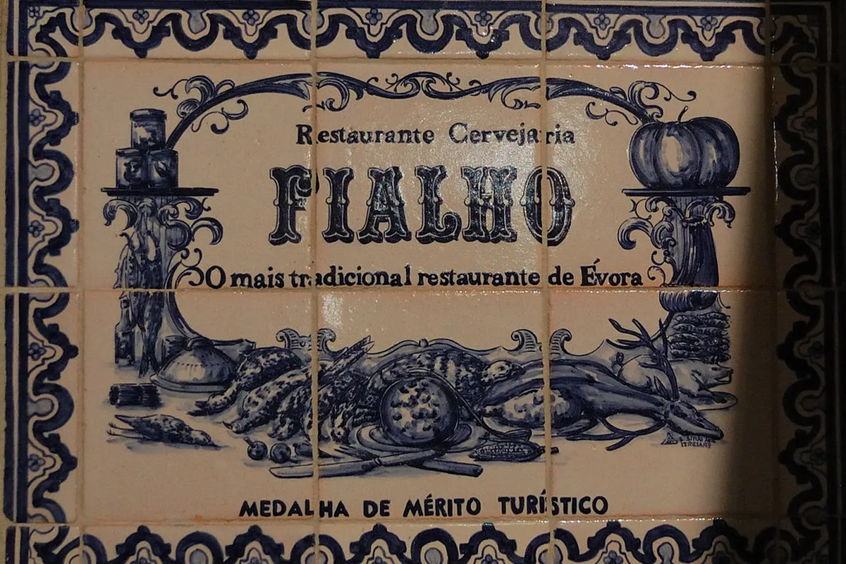 Book Évora Photography Tour: Historic Street Guide