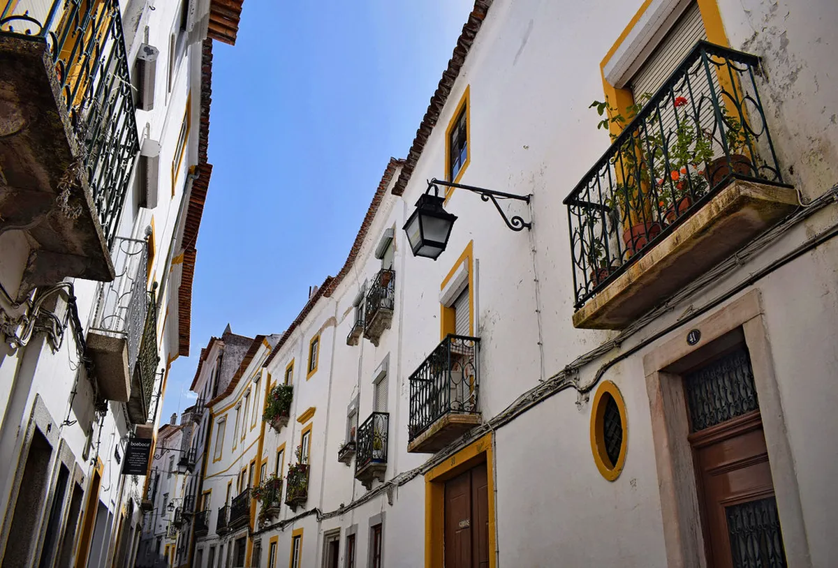 Évora Historical Reenactments: 2025 Street Event Schedule