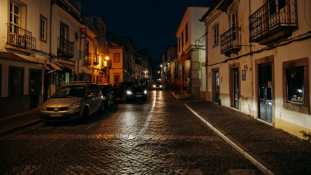 Évora Night Walking Safety: Essential Traveler Recommendations