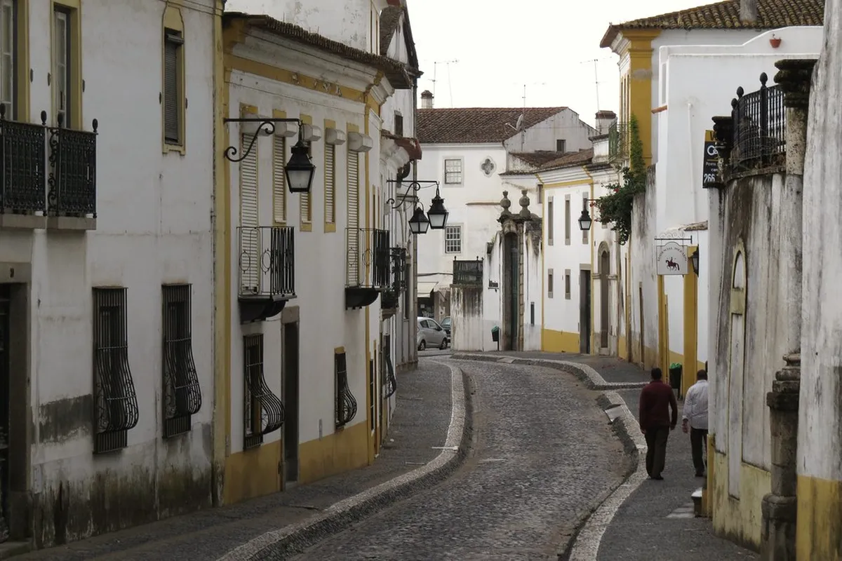 Évora Street Parking Guide 2025: Essential Tips