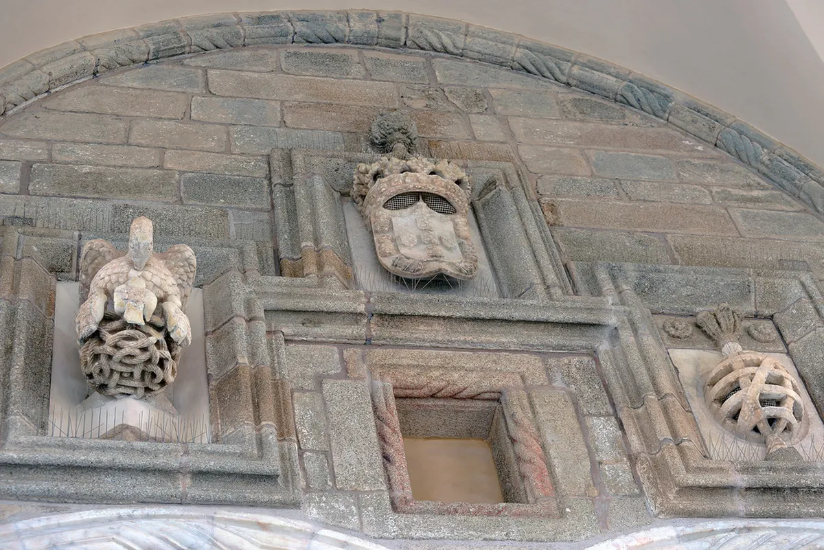 Discover Évora's Ancient Moorish Quarter Charming Streets