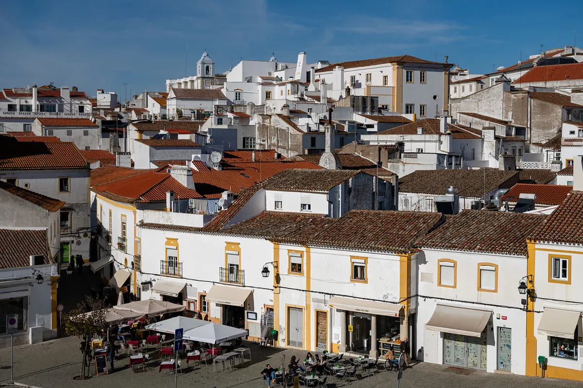Évora's Charming Cobblestone Lanes: Top Photo Spots 2025