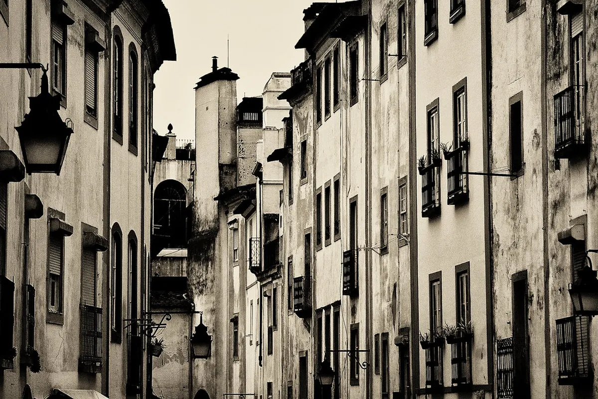 Évora's Historic Streets: A Guide to Exploring Portugal's Gem