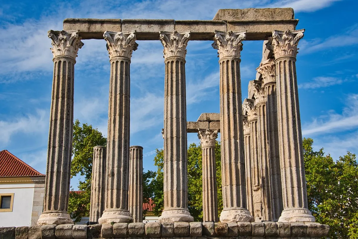 Safe Évora Streets: Family Walks with Kids in 2025