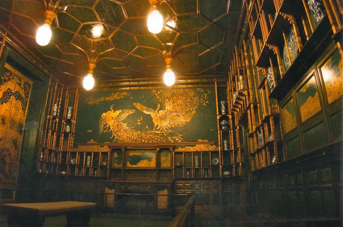 Exploring Historic Street Art in Faro, Portugal