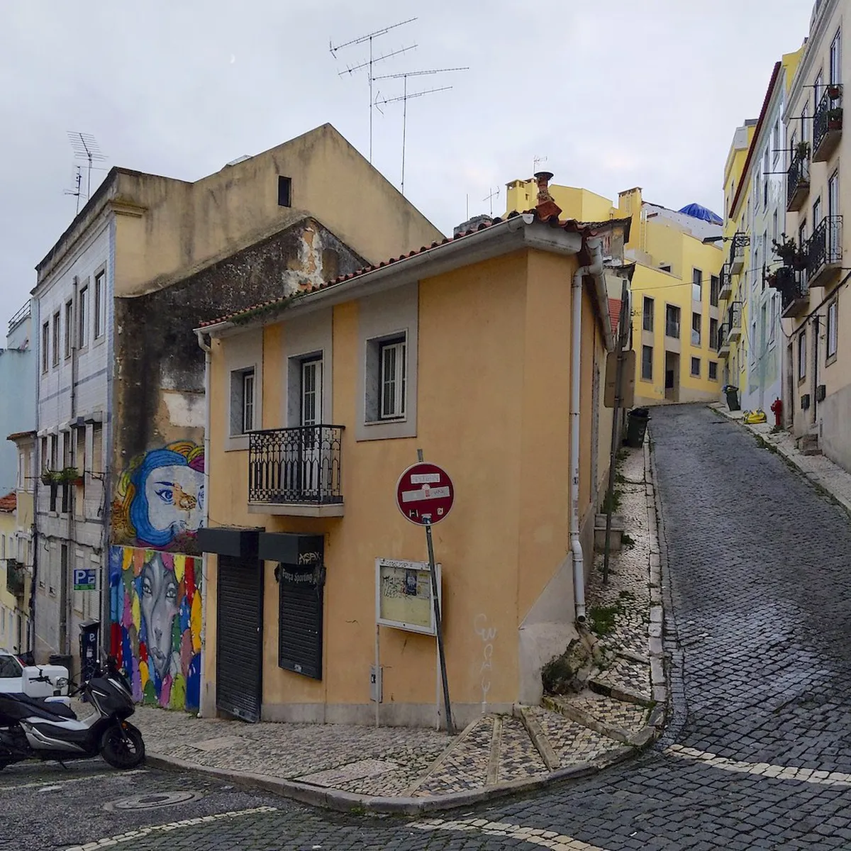 Discover Rua Santo António Charm in Faro, Portugal