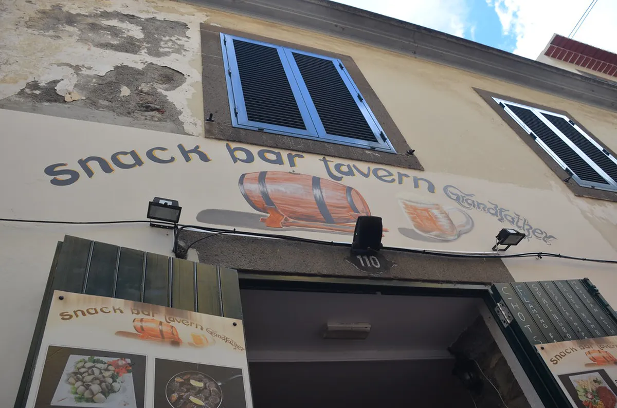 Discover the Best Bars on Rua de Santa Maria Funchal