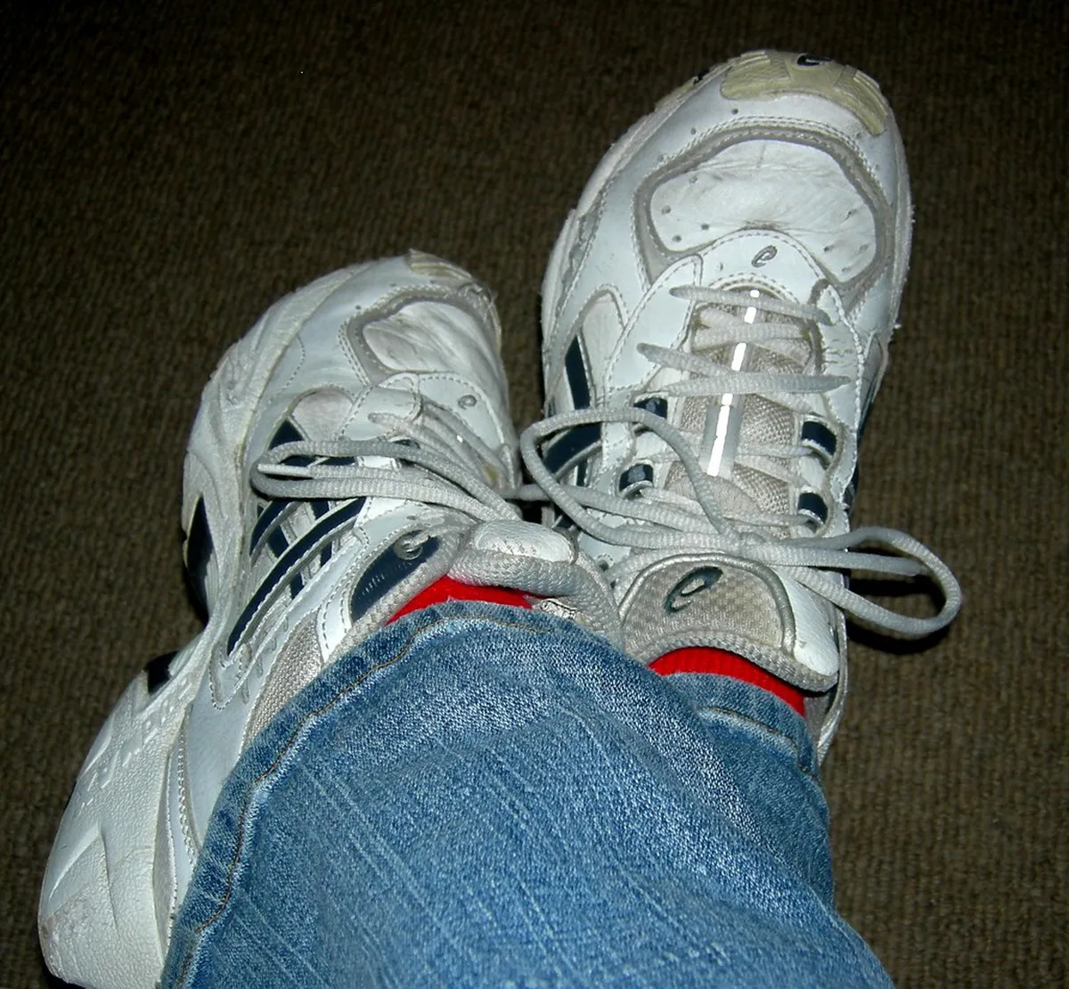 Best Shoes for Funchal Cobblestones: Walk with Comfort