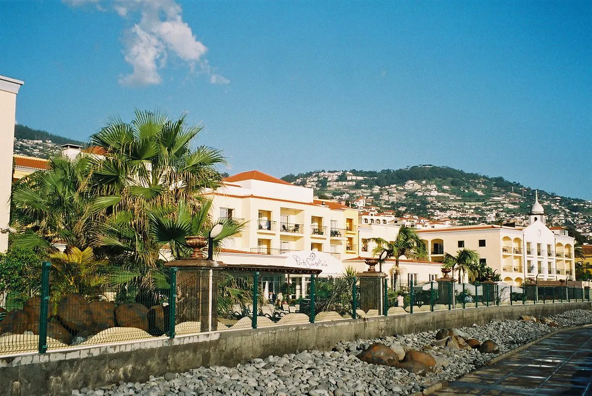 Funchal Lido Promenade: Wheelchair Accessibility Guide