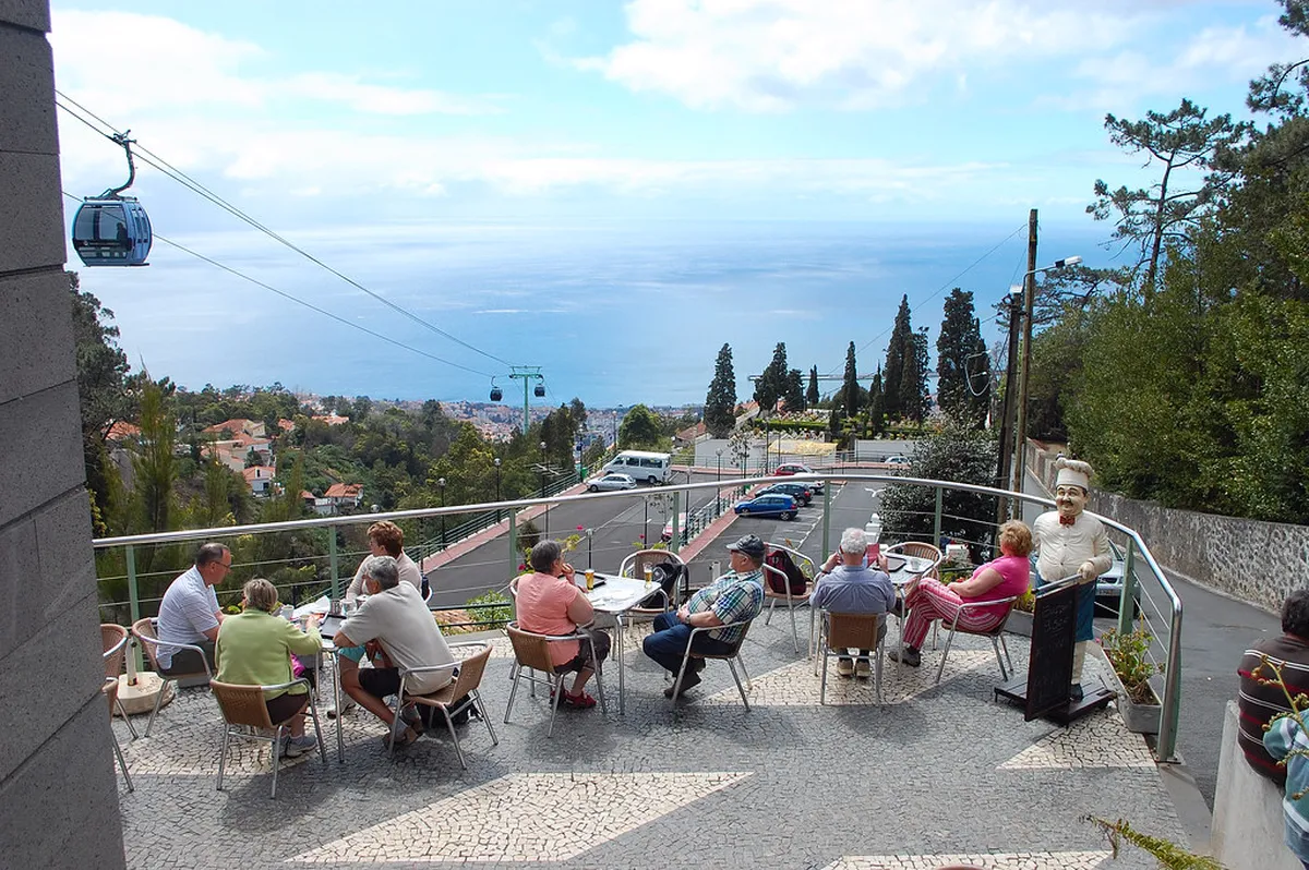 Top Funchal Streets for Amazing Seafood Restaurants