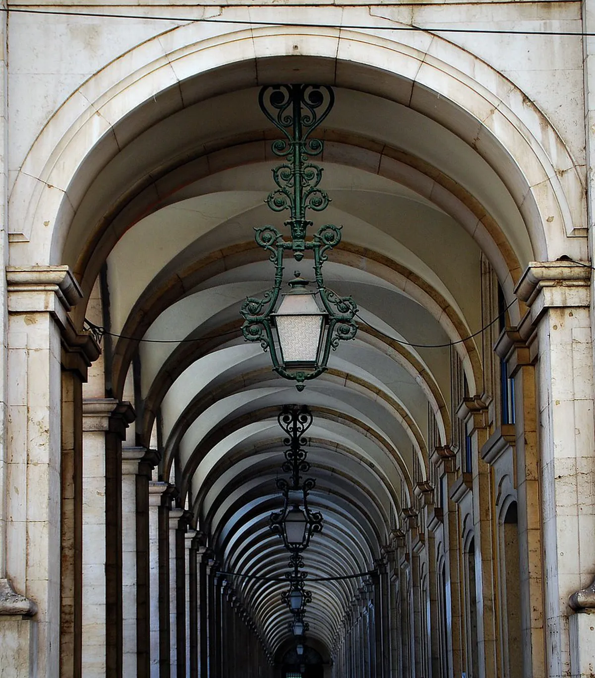 Exploring Rua Augusta Arch: Lisbon's Iconic Gateway