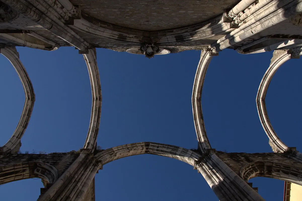 Largo do Carmo Charm: Lisbon's Historic Square Guide