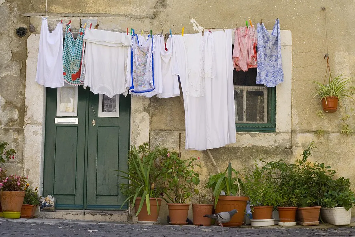 Lisbon's Hidden Alleyways: A Secret City Guide 2025