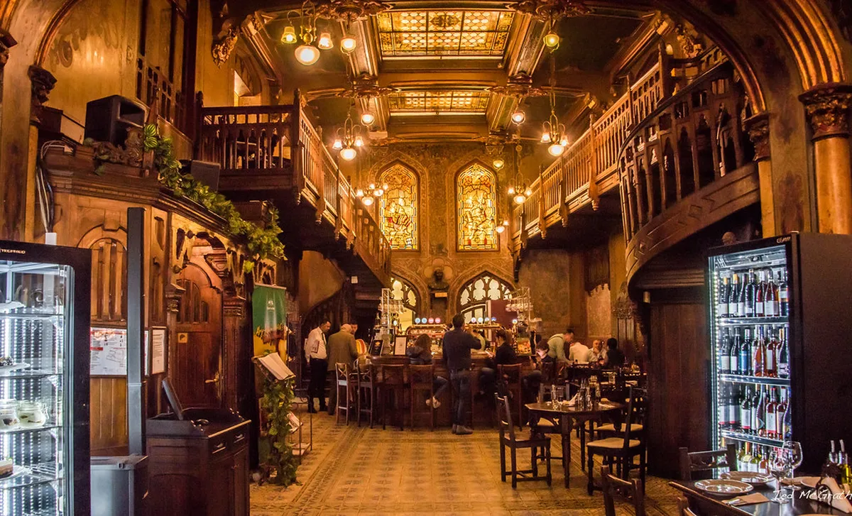 Romantic Street Restaurants in Lisbon for 2025