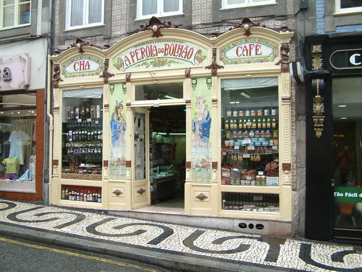 Porto's Cobbled Streets Guide: Explore Historic Alleyways