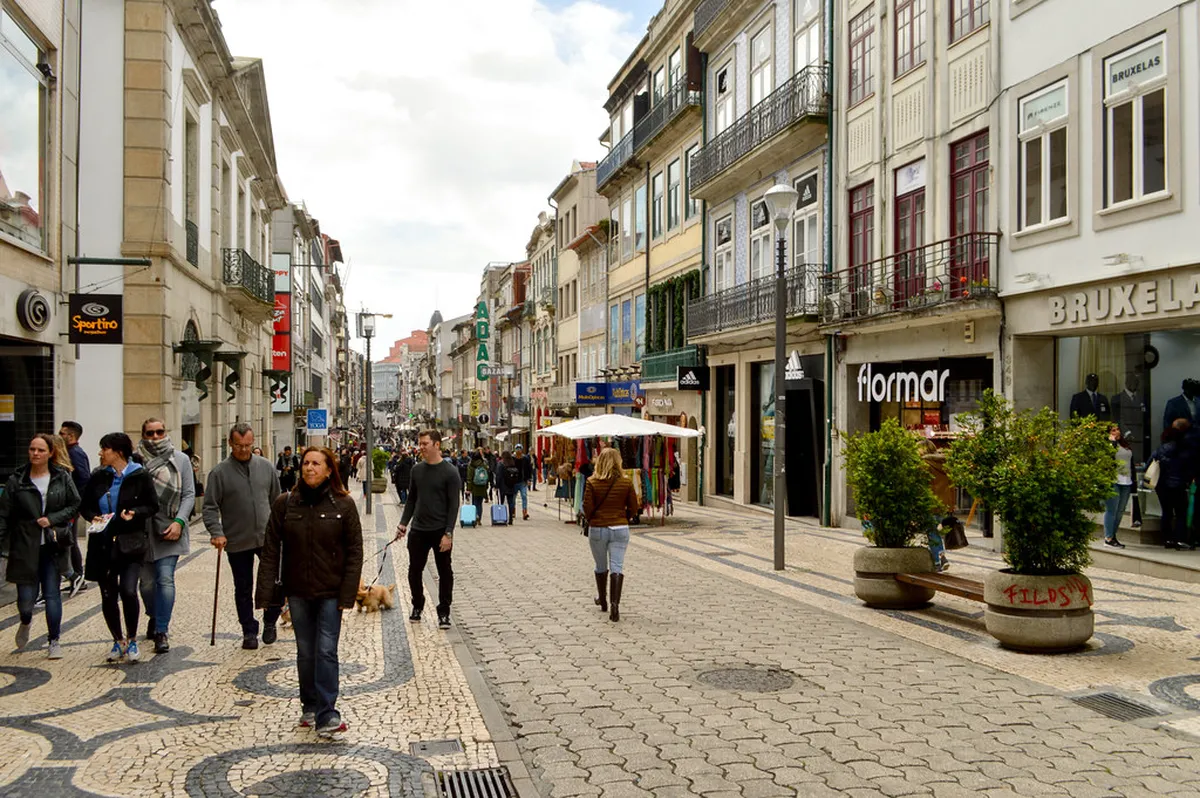 Rua de Santa Catarina: Porto's Ultimate Shopping Guide