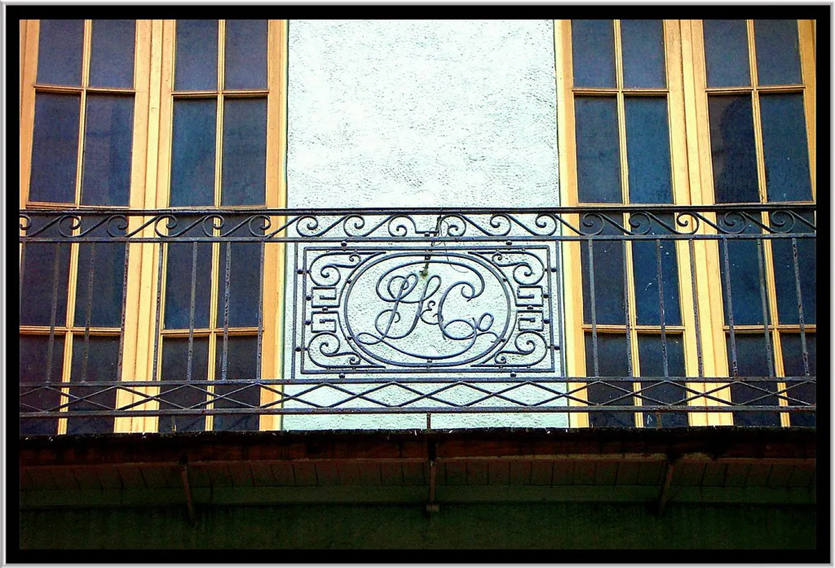 Your Self-Guided Street Art Tour Porto Map for 2025